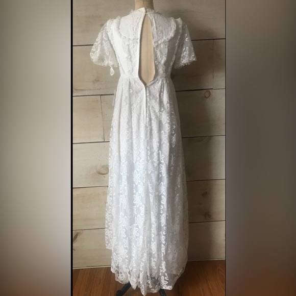 Vintage 1970s White Lace Gown - Picture 3 of 3